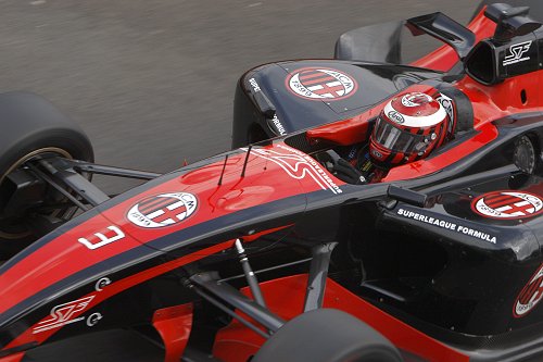 Robert Doornbos: "Eén grote vuurzee! Er lekte benzine op mijn overall"